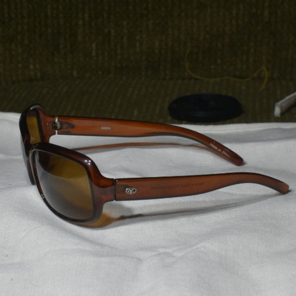 Yachter's Choice Sunglasses - Picture 2 of 7